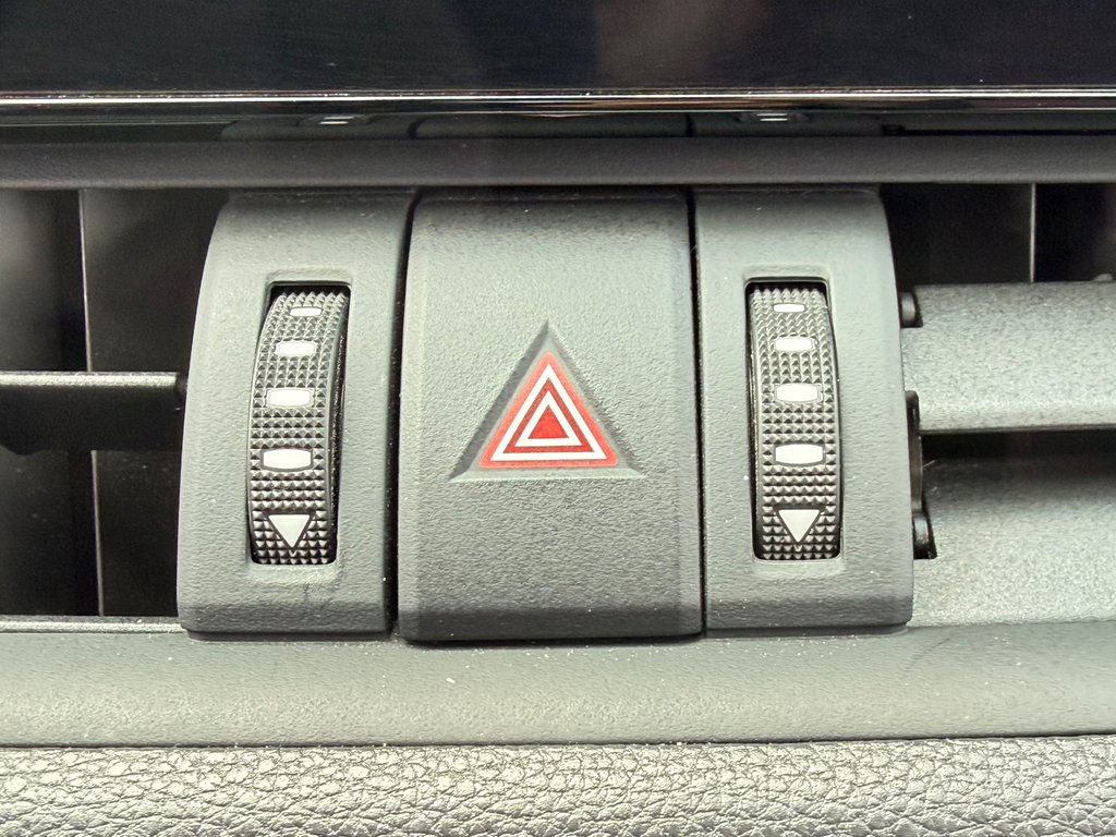 2023 Toyota RAV4 Prime XSE AWD / PEA 30-03-28=100KM / DEAL DE FOU ! / in Thetford Mines, Quebec - 47 - w1024h768px