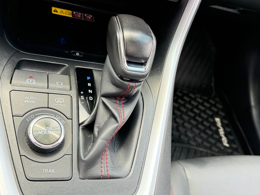 2023 Toyota RAV4 Prime XSE AWD / PEA 30-03-28=100KM / DEAL DE FOU ! / in Thetford Mines, Quebec - 51 - w1024h768px