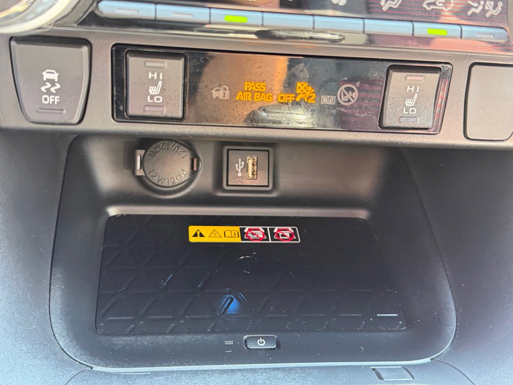 Toyota RAV4 Prime XSE / BAS KILOS / TAG / HITCH / PPTAPE +++ / 2023 à Thetford Mines, Québec - 50 - w1024h768px