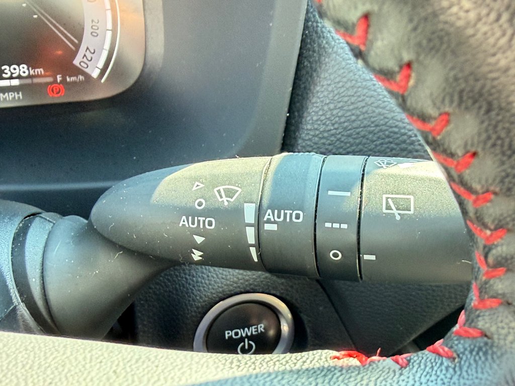 Toyota RAV4 Prime XSE / BAS KILOS / TAG / HITCH / PPTAPE +++ / 2023 à Thetford Mines, Québec - 43 - w1024h768px