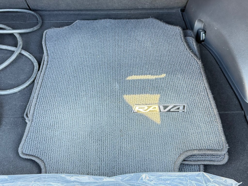 Toyota RAV4 Prime XSE / BAS KILOS / TAG / HITCH / PPTAPE +++ / 2023 à Thetford Mines, Québec - 66 - w1024h768px