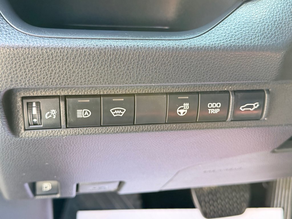 Toyota RAV4 Prime XSE / BAS KILOS / TAG / HITCH / PPTAPE +++ / 2023 à Thetford Mines, Québec - 38 - w1024h768px