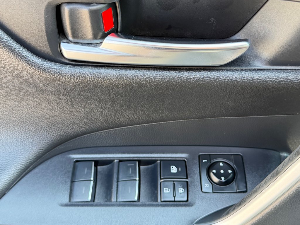 Toyota RAV4 Prime XSE / BAS KILOS / TAG / HITCH / PPTAPE +++ / 2023 à Thetford Mines, Québec - 33 - w1024h768px