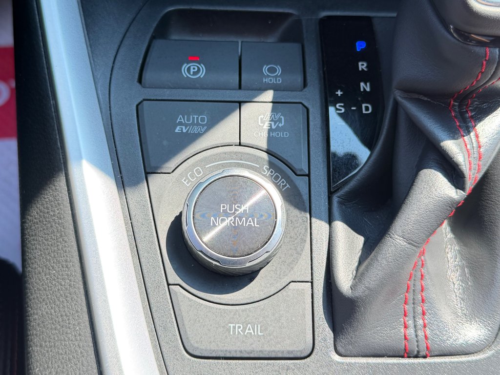 Toyota RAV4 Prime XSE / BAS KILOS / TAG / HITCH / PPTAPE +++ / 2023 à Thetford Mines, Québec - 52 - w1024h768px
