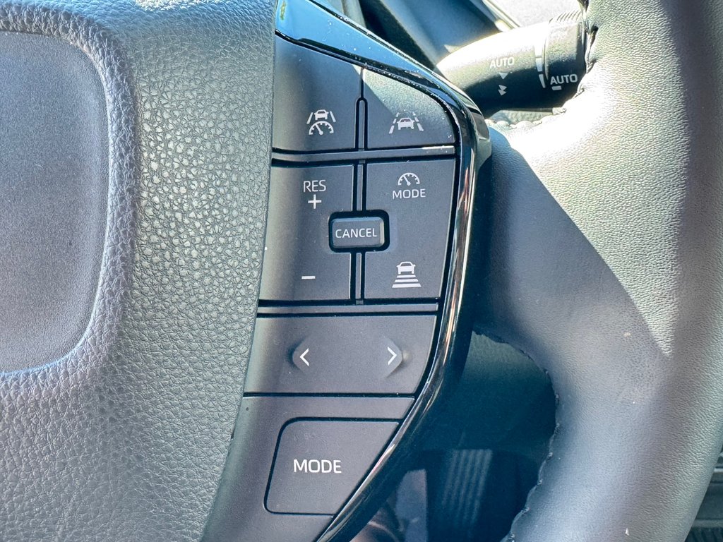 2024 Toyota RAV4 Prime SE / 68KM AUTONOMIE ÉLECTRIQUE WOW !! GO GO !! / in Thetford Mines, Quebec - 40 - w1024h768px