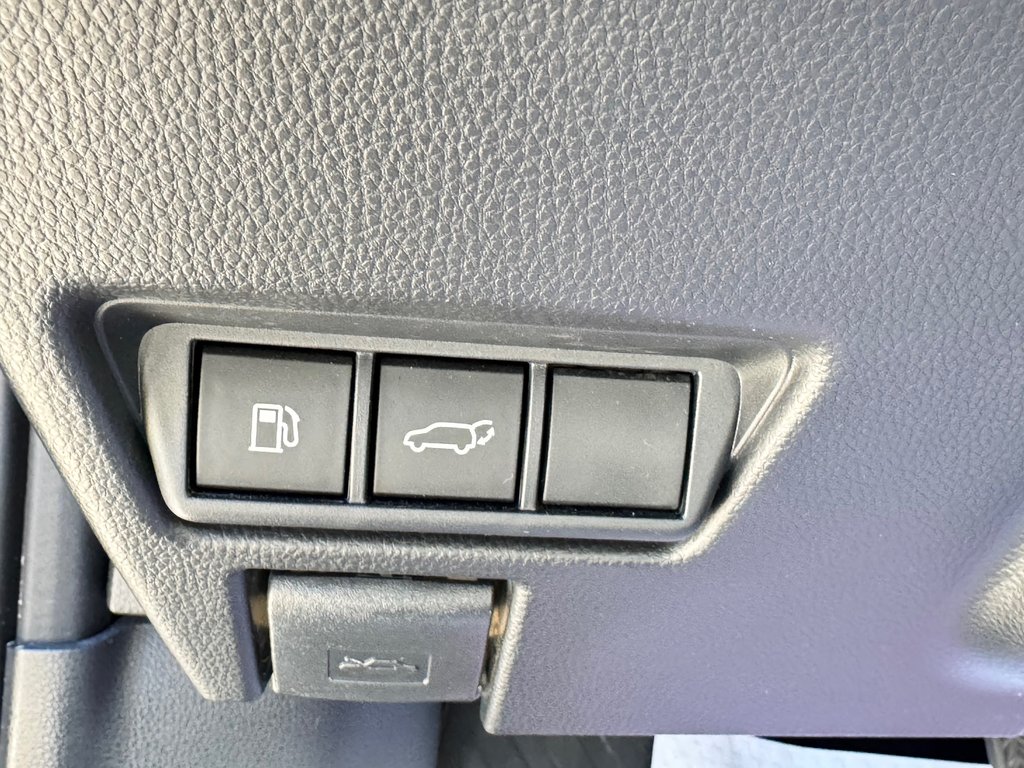 2024 Toyota RAV4 Prime SE / 68KM AUTONOMIE ÉLECTRIQUE WOW !! GO GO !! / in Thetford Mines, Quebec - 35 - w1024h768px