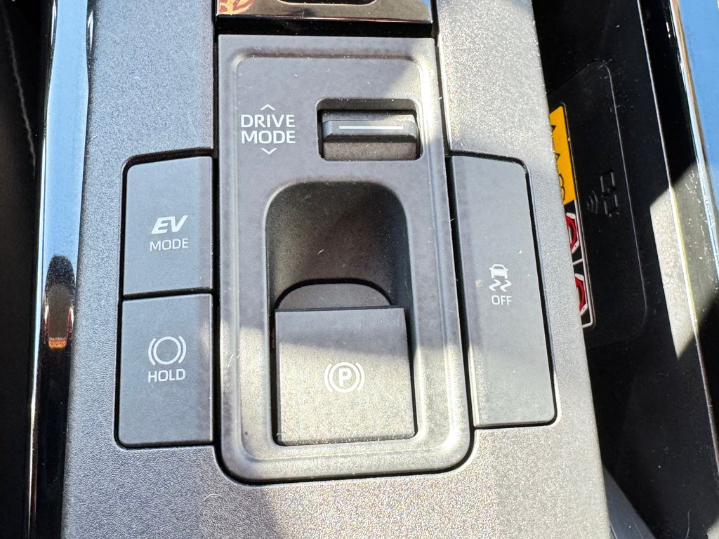 2024 Toyota RAV4 Prime SE / 68KM AUTONOMIE ÉLECTRIQUE WOW !! GO GO !! / in Thetford Mines, Quebec - 51 - w1024h768px