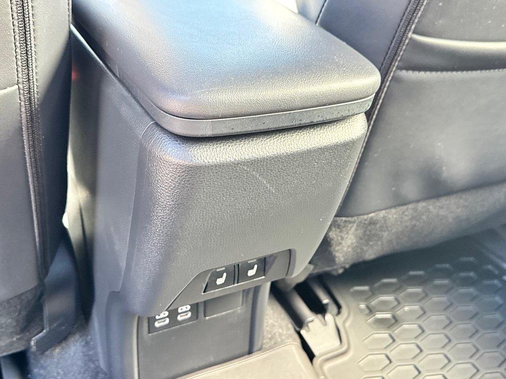 2024 Toyota RAV4 Prime SE / 68KM AUTONOMIE ÉLECTRIQUE WOW !! GO GO !! / in Thetford Mines, Quebec - 65 - w1024h768px