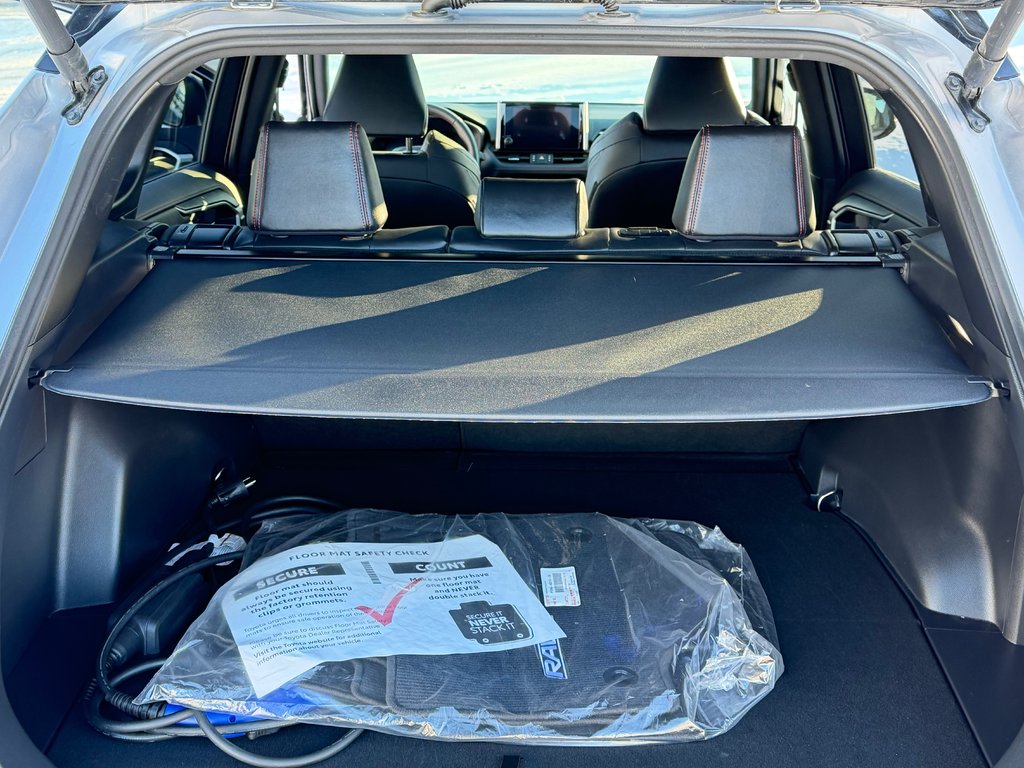 Toyota RAV4 Prime XSE AWD / PEA 29-10-28=100KM / ÉTAT NEUF !!! / 2024 à Thetford Mines, Québec - 60 - w1024h768px