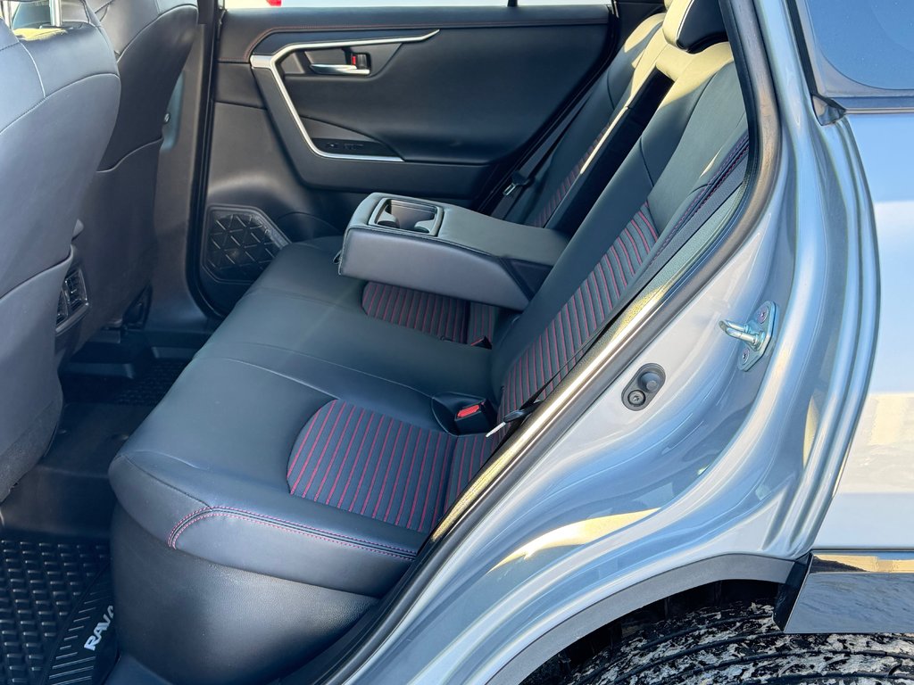 Toyota RAV4 Prime XSE AWD / PEA 29-10-28=100KM / ÉTAT NEUF !!! / 2024 à Thetford Mines, Québec - 57 - w1024h768px