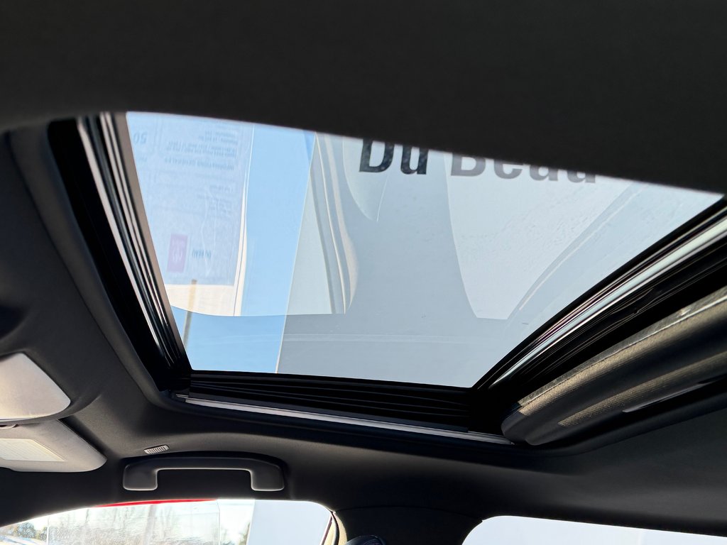 Toyota RAV4 Prime XSE AWD / PEA 29-10-28=100KM / ÉTAT NEUF !!! / 2024 à Thetford Mines, Québec - 56 - w1024h768px