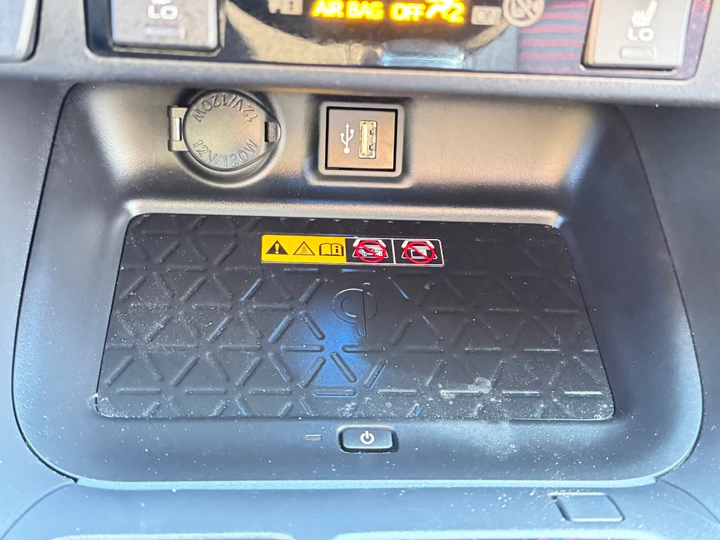 Toyota RAV4 Prime XSE AWD / PEA 29-10-28=100KM / ÉTAT NEUF !!! / 2024 à Thetford Mines, Québec - 46 - w1024h768px