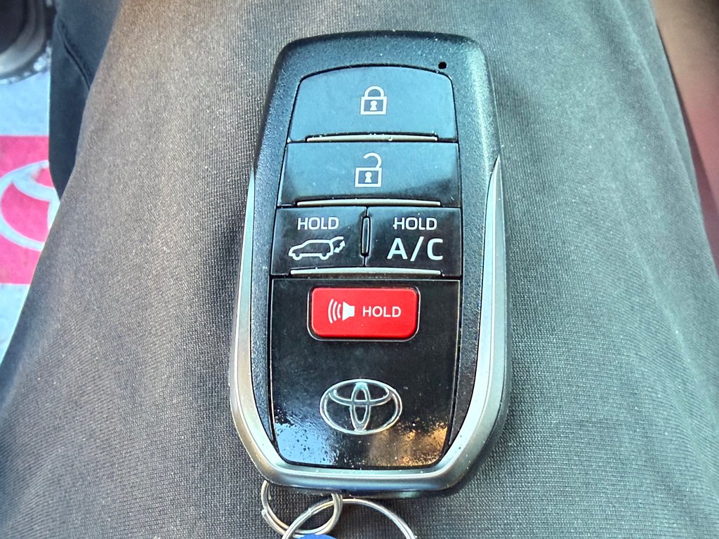 Toyota RAV4 Prime XSE AWD / PEA 29-10-28=100KM / ÉTAT NEUF !!! / 2024 à Thetford Mines, Québec - 55 - w1024h768px