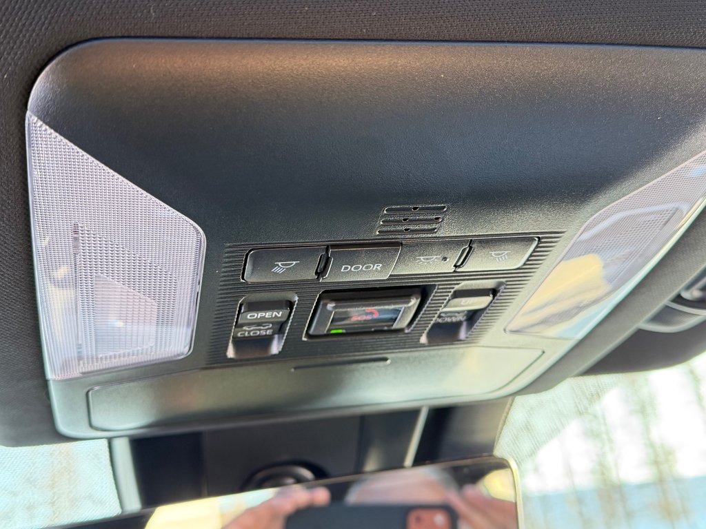 Toyota RAV4 Prime XSE AWD / PEA 29-10-28=100KM / ÉTAT NEUF !!! / 2024 à Thetford Mines, Québec - 54 - w1024h768px