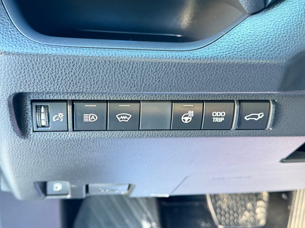 Toyota RAV4 Prime XSE AWD / PEA 29-10-28=100KM / ÉTAT NEUF !!! / 2024 à Thetford Mines, Québec - 35 - w1024h768px