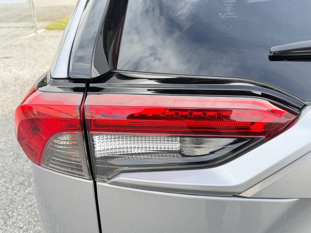 2024 Toyota RAV4 Prime SE / 68 KM AUTONOMIE ÉLECTRIQUE / BIEN ÉQUIPÉ in Thetford Mines, Quebec - 25 - w1024h768px