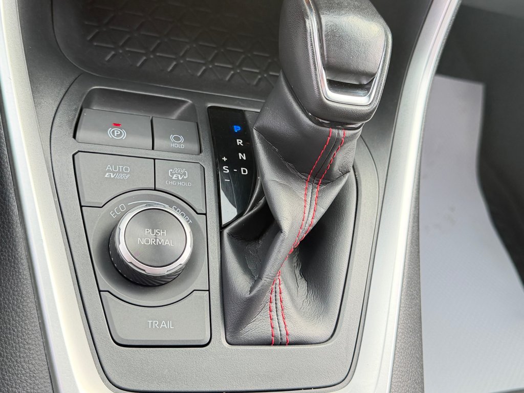 2024 Toyota RAV4 Prime SE / 68 KM AUTONOMIE ÉLECTRIQUE / BIEN ÉQUIPÉ in Thetford Mines, Quebec - 48 - w1024h768px