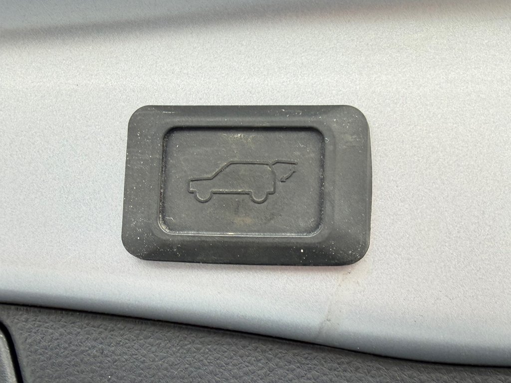 Toyota RAV4 Prime XSE AWD / PEA 18-04-29=100KM WOW !! / 2024 à Thetford Mines, Québec - 69 - w1024h768px