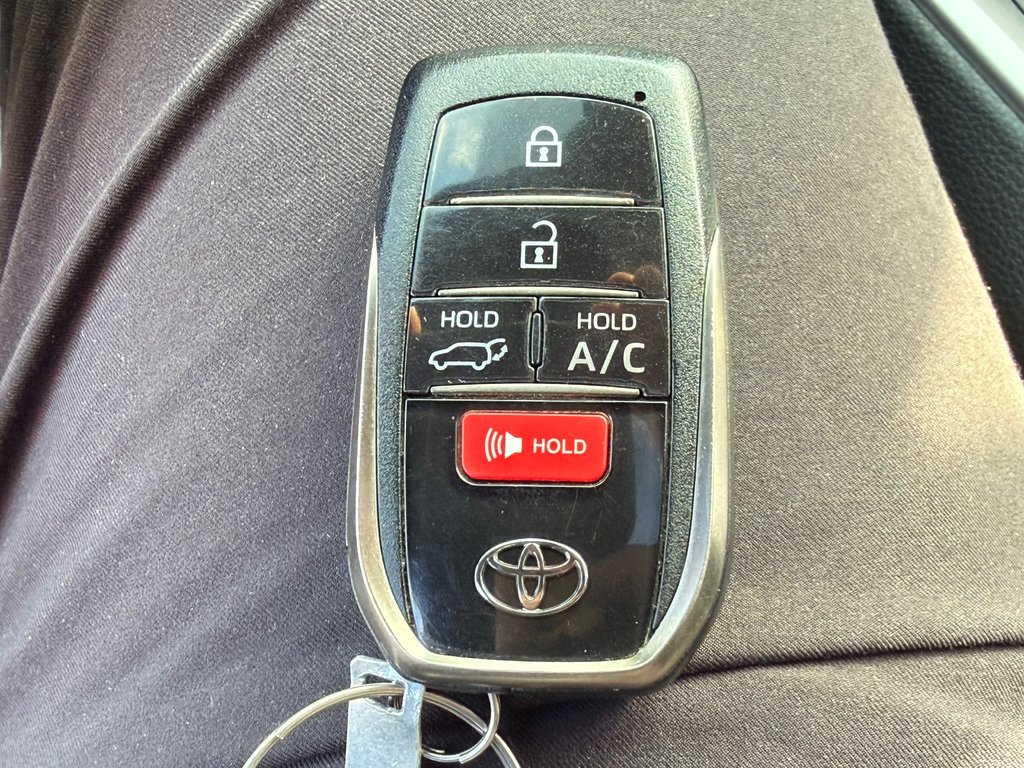 Toyota RAV4 Prime XSE AWD / PEA 18-04-29=100KM WOW !! / 2024 à Thetford Mines, Québec - 57 - w1024h768px
