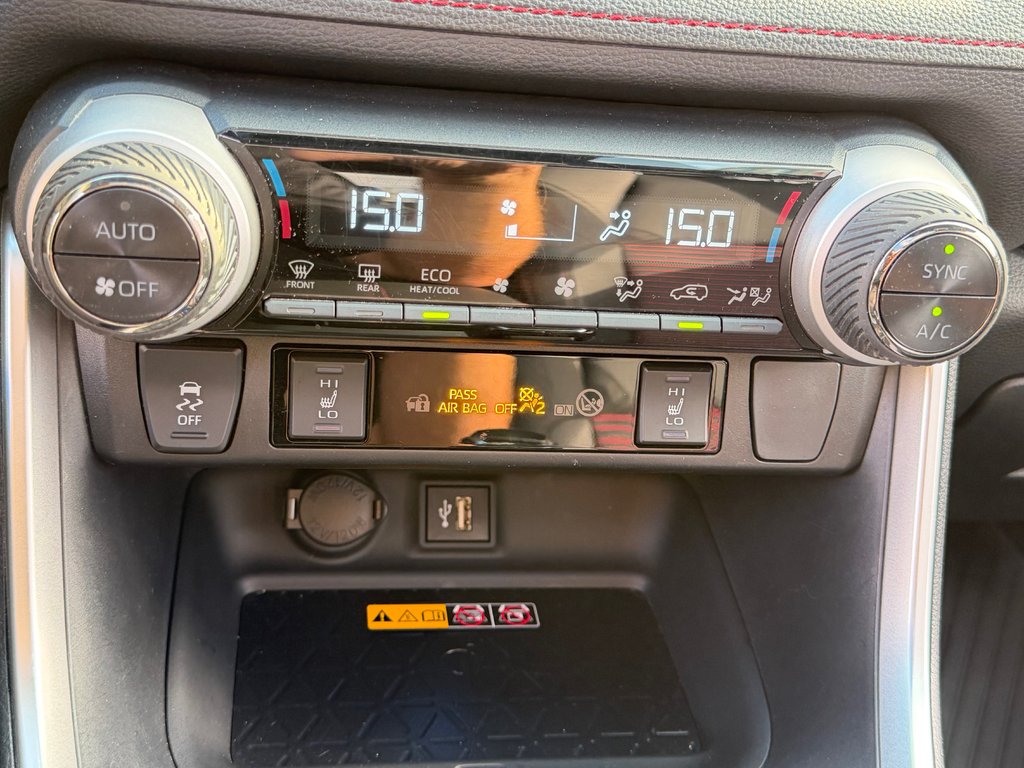 Toyota RAV4 Prime XSE AWD / PEA 18-04-29=100KM WOW !! / 2024 à Thetford Mines, Québec - 48 - w1024h768px