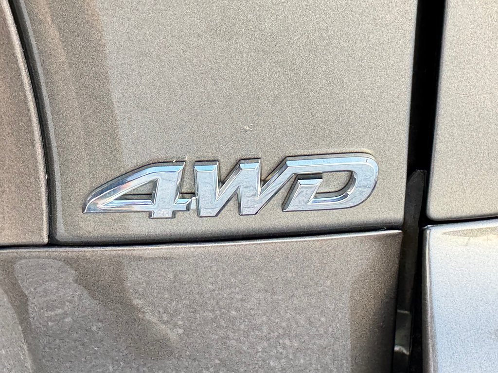 2011 Toyota RAV4 V6 AWD / TRÈS BAS KILOS / 3500LBS REMORQUAGE  / in Thetford Mines, Quebec - 22 - w1024h768px