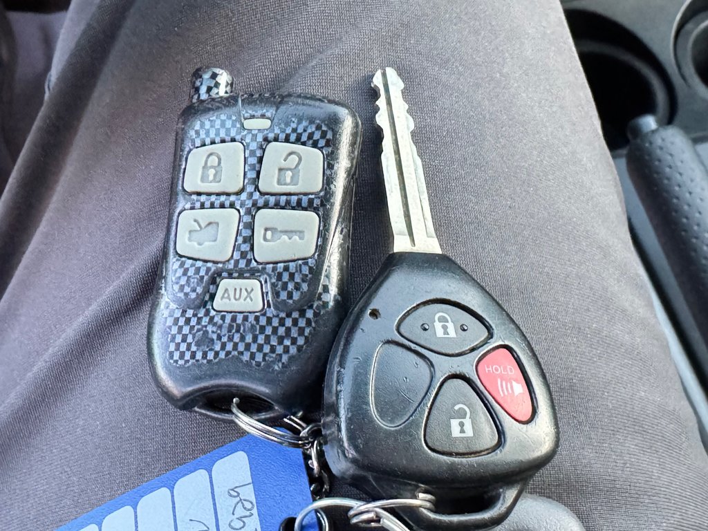 2011 Toyota RAV4 V6 AWD / TRÈS BAS KILOS / 3500LBS REMORQUAGE  / in Thetford Mines, Quebec - 47 - w1024h768px