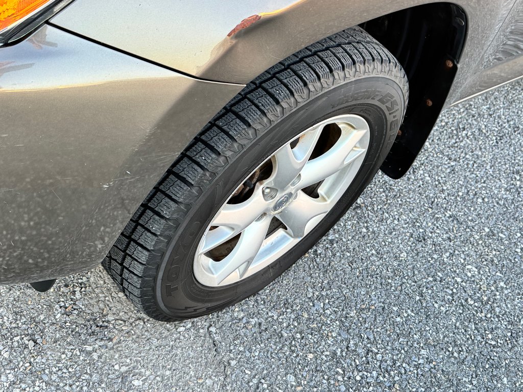 2011 Toyota RAV4 V6 AWD / TRÈS BAS KILOS / 3500LBS REMORQUAGE  / in Thetford Mines, Quebec - 14 - w1024h768px