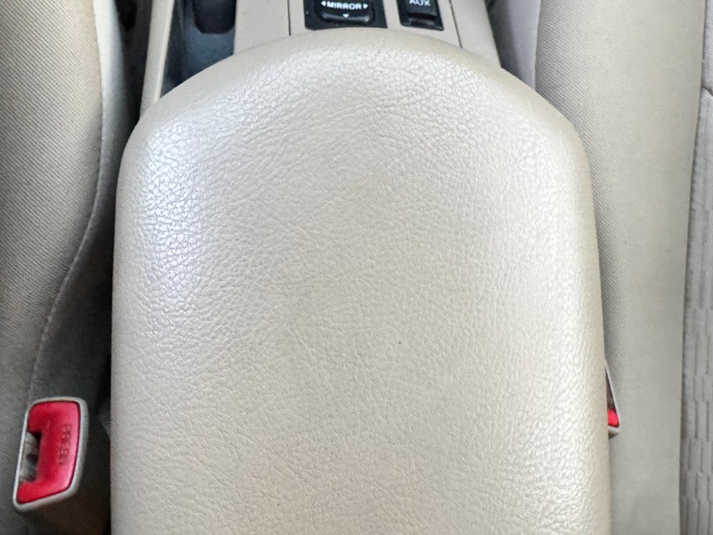 2011 Toyota RAV4 V6 AWD / TRÈS BAS KILOS / 3500LBS REMORQUAGE  / in Thetford Mines, Quebec - 42 - w1024h768px