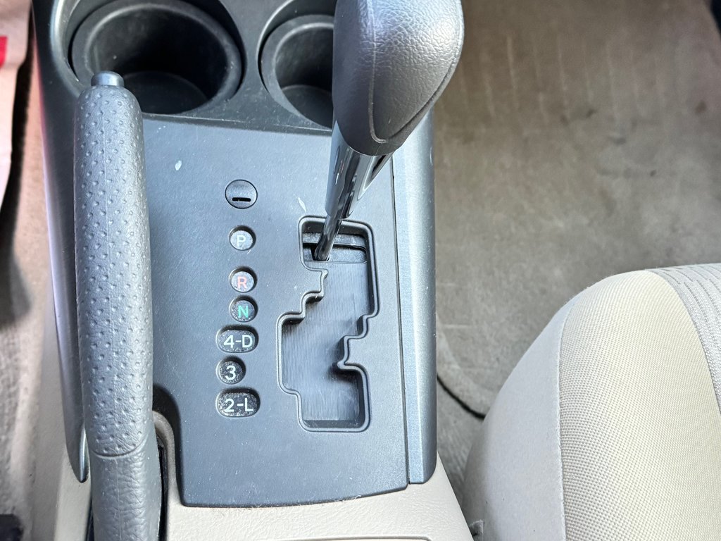 2011 Toyota RAV4 V6 AWD / TRÈS BAS KILOS / 3500LBS REMORQUAGE  / in Thetford Mines, Quebec - 40 - w1024h768px