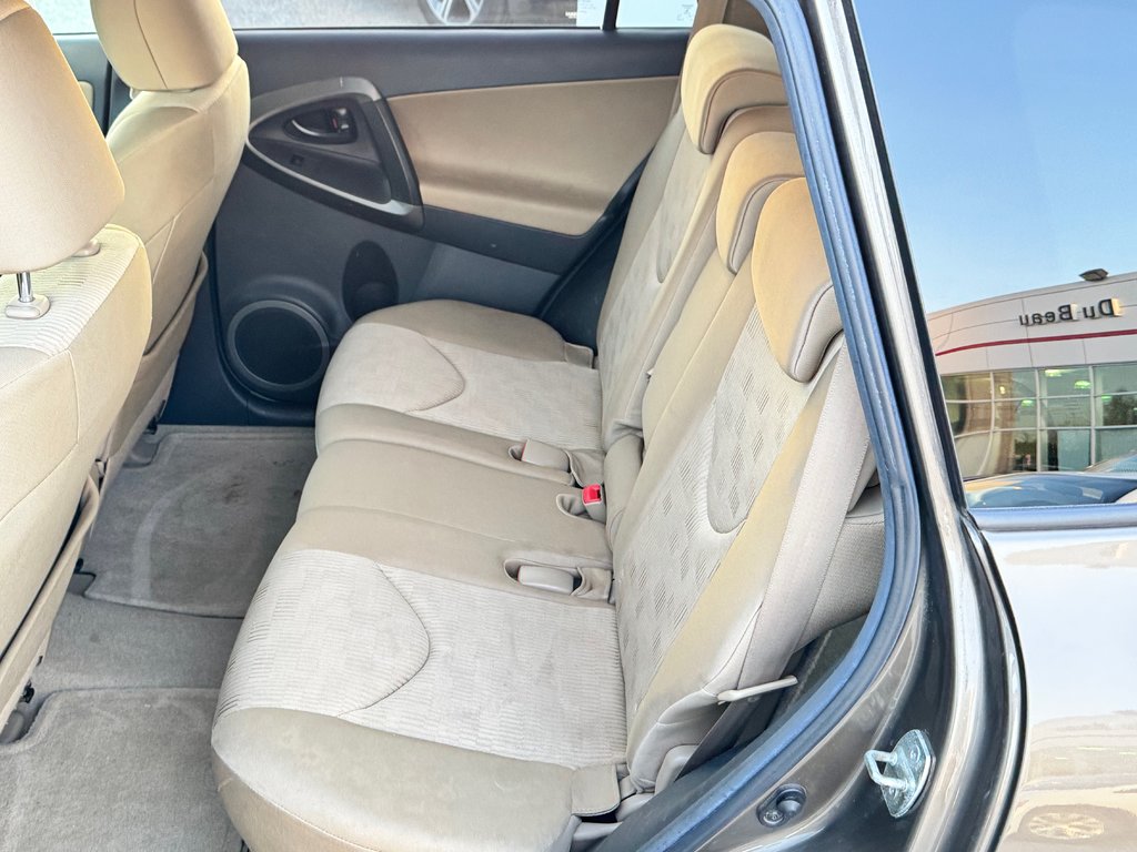 2011 Toyota RAV4 V6 AWD / TRÈS BAS KILOS / 3500LBS REMORQUAGE  / in Thetford Mines, Quebec - 48 - w1024h768px