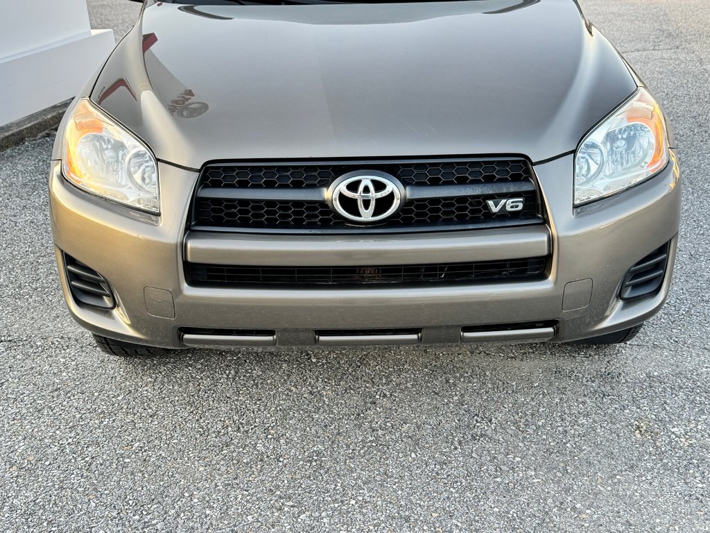 2011 Toyota RAV4 V6 AWD / TRÈS BAS KILOS / 3500LBS REMORQUAGE  / in Thetford Mines, Quebec - 13 - w1024h768px