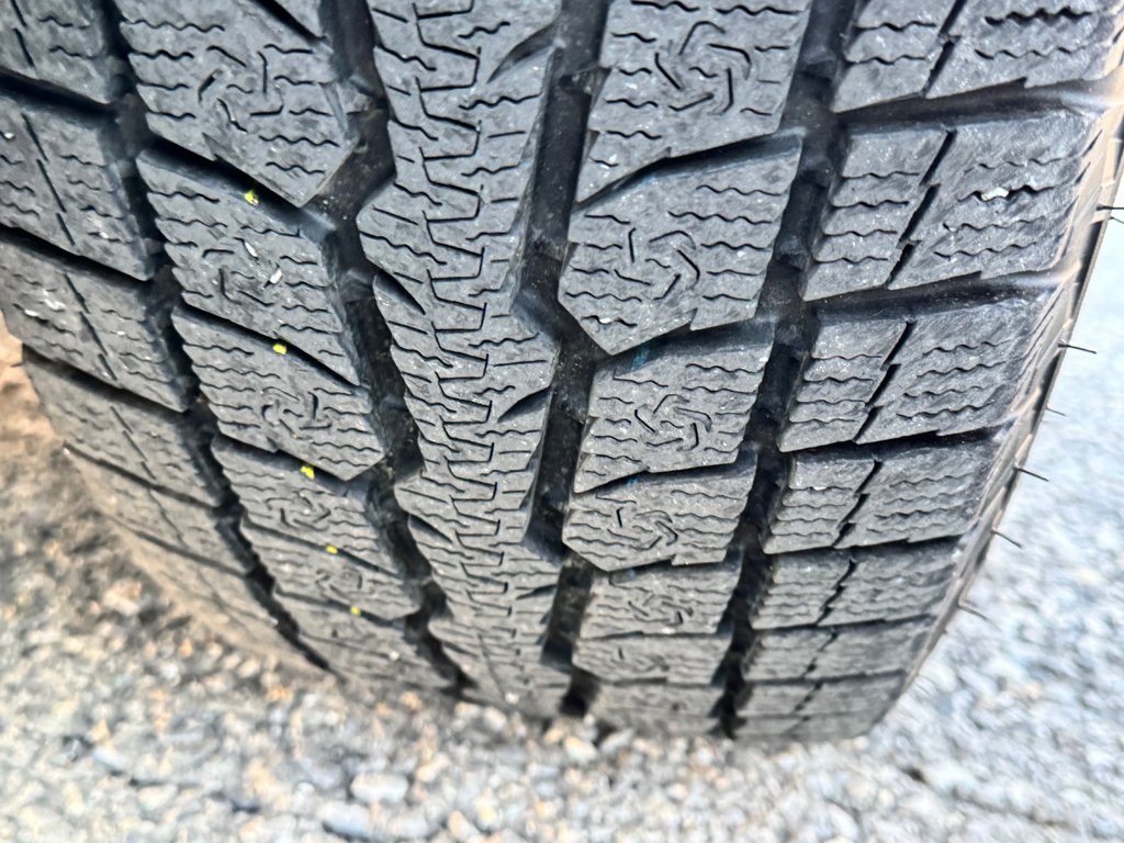 2011 Toyota RAV4 V6 AWD / TRÈS BAS KILOS / 3500LBS REMORQUAGE  / in Thetford Mines, Quebec - 17 - w1024h768px