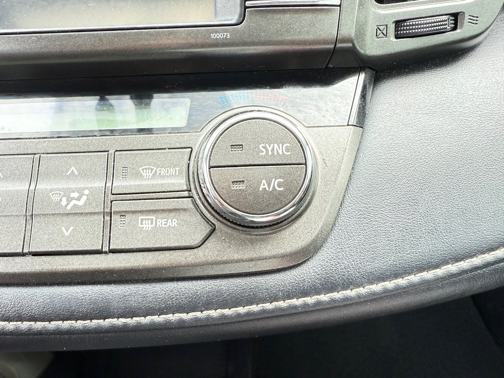 2013 Toyota RAV4 XLE/ BIEN ÉQUIPÉ/ POLYVALENT/FIABLE in Thetford Mines, Quebec - 27 - w1024h768px