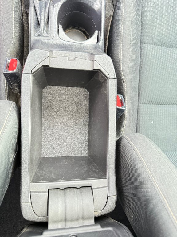 2013 Toyota RAV4 XLE/ BIEN ÉQUIPÉ/ POLYVALENT/FIABLE in Thetford Mines, Quebec - 30 - w1024h768px