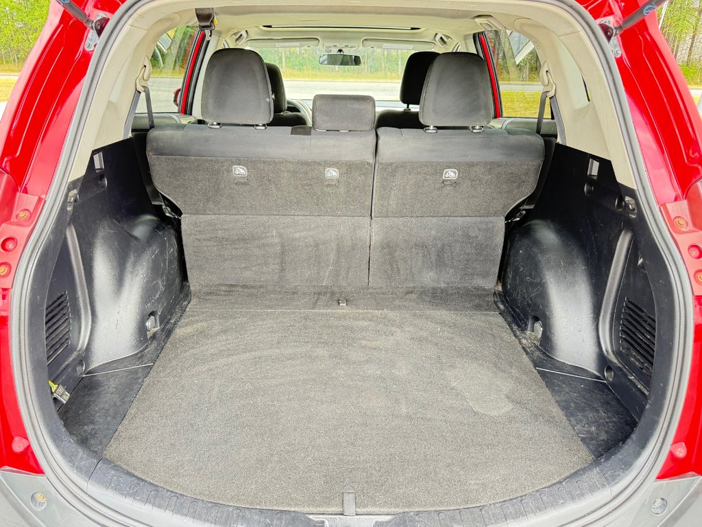 2013 Toyota RAV4 XLE/ BIEN ÉQUIPÉ/ POLYVALENT/FIABLE in Thetford Mines, Quebec - 32 - w1024h768px