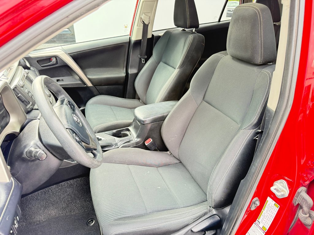 2013 Toyota RAV4 XLE/ BIEN ÉQUIPÉ/ POLYVALENT/FIABLE in Thetford Mines, Quebec - 17 - w1024h768px