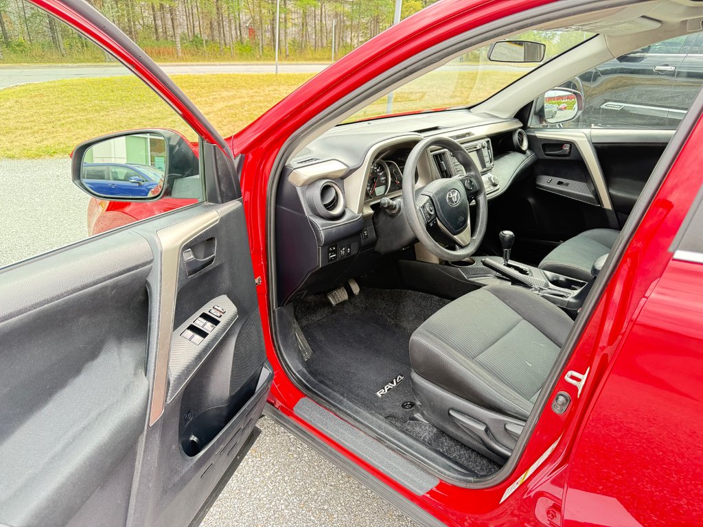 2013 Toyota RAV4 XLE/ BIEN ÉQUIPÉ/ POLYVALENT/FIABLE in Thetford Mines, Quebec - 15 - w1024h768px