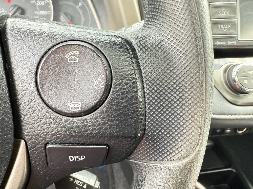 2013 Toyota RAV4 XLE/ BIEN ÉQUIPÉ/ POLYVALENT/FIABLE in Thetford Mines, Quebec - 25 - w1024h768px