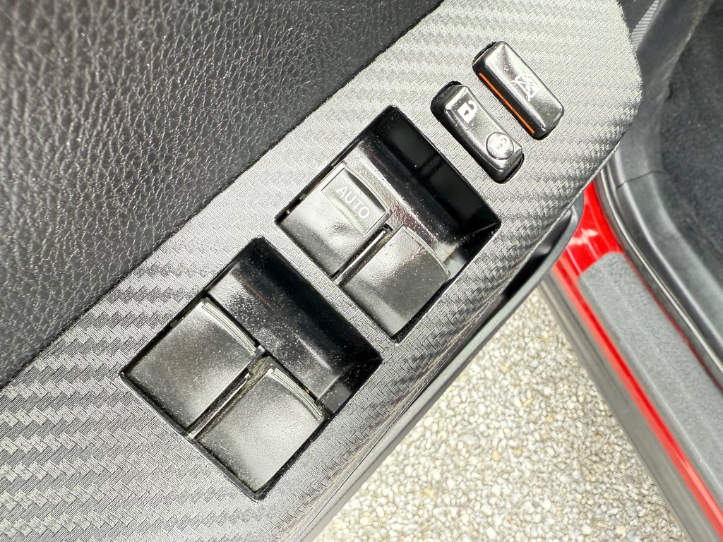 2013 Toyota RAV4 XLE/ BIEN ÉQUIPÉ/ POLYVALENT/FIABLE in Thetford Mines, Quebec - 16 - w1024h768px
