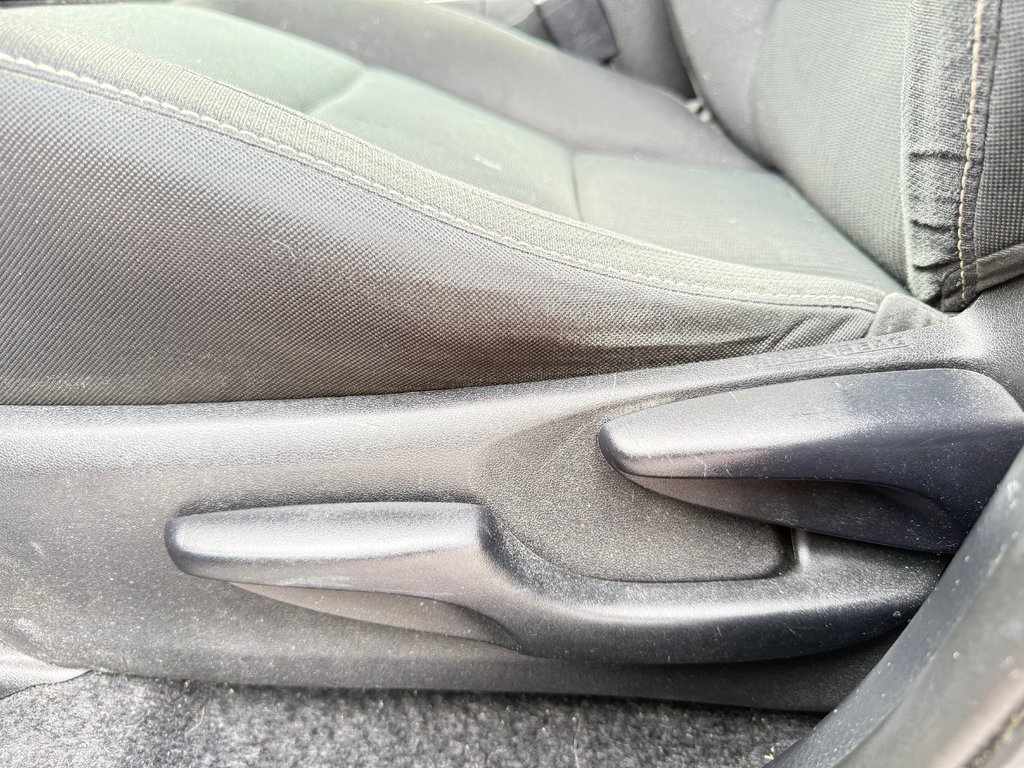 2013 Toyota RAV4 XLE/ BIEN ÉQUIPÉ/ POLYVALENT/FIABLE in Thetford Mines, Quebec - 19 - w1024h768px