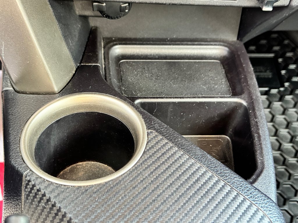 Toyota RAV4 LE AWD / EXCELLENT VUS DE QUALITÉ A PETIT PRIX / 2015 à Thetford Mines, Québec - 44 - w1024h768px