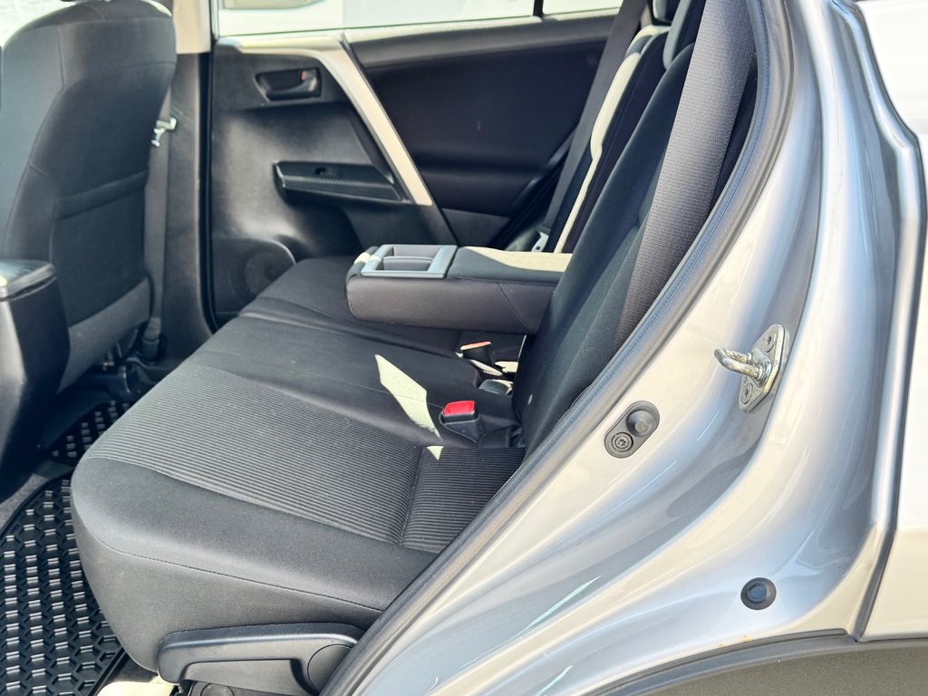 Toyota RAV4 LE AWD / EXCELLENT VUS DE QUALITÉ A PETIT PRIX / 2015 à Thetford Mines, Québec - 55 - w1024h768px