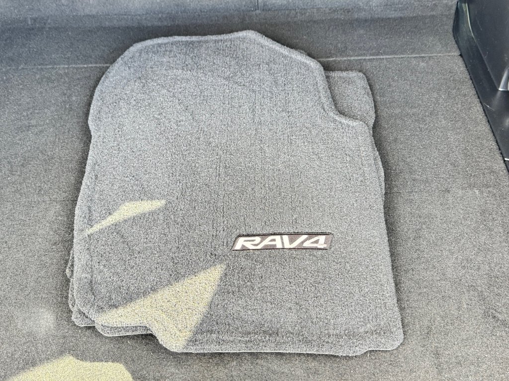 Toyota RAV4 LE AWD / EXCELLENT VUS DE QUALITÉ A PETIT PRIX / 2015 à Thetford Mines, Québec - 56 - w1024h768px