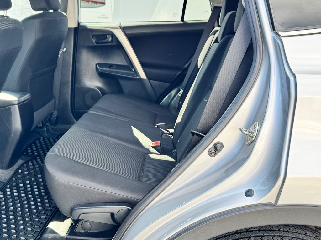 Toyota RAV4 LE AWD / EXCELLENT VUS DE QUALITÉ A PETIT PRIX / 2015 à Thetford Mines, Québec - 53 - w1024h768px