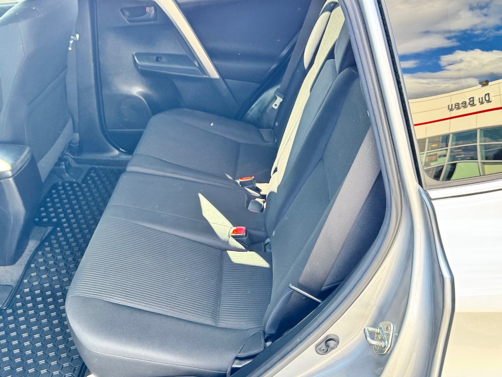Toyota RAV4 LE AWD / EXCELLENT VUS DE QUALITÉ A PETIT PRIX / 2015 à Thetford Mines, Québec - 52 - w1024h768px
