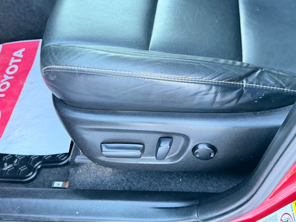 Toyota RAV4 LIMITED AWD / 118.500KM SEULEMENT / WOW !!!! / 2015 à Thetford Mines, Québec - 33 - w1024h768px