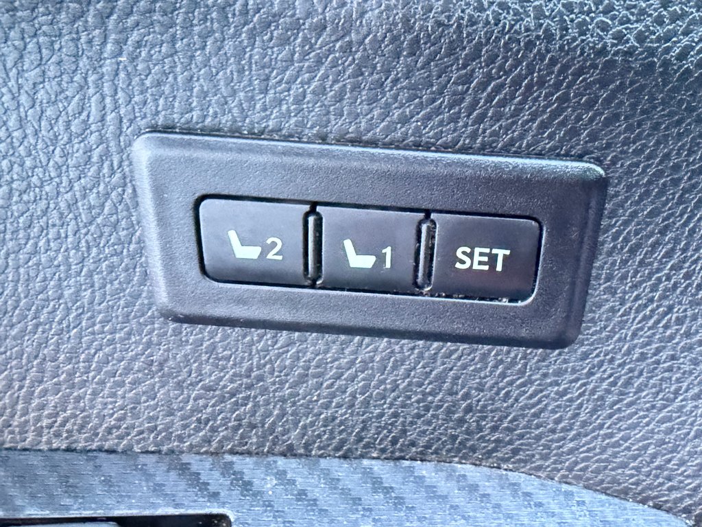 Toyota RAV4 LIMITED AWD / 118.500KM SEULEMENT / WOW !!!! / 2015 à Thetford Mines, Québec - 29 - w1024h768px