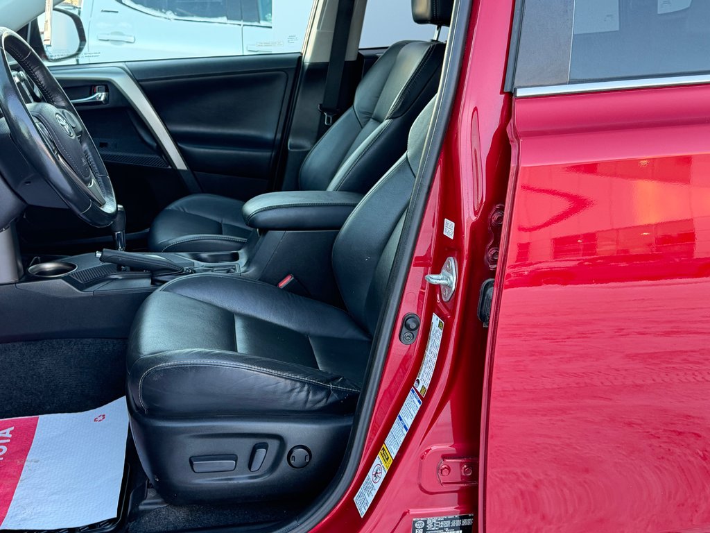 Toyota RAV4 LIMITED AWD / 118.500KM SEULEMENT / WOW !!!! / 2015 à Thetford Mines, Québec - 31 - w1024h768px