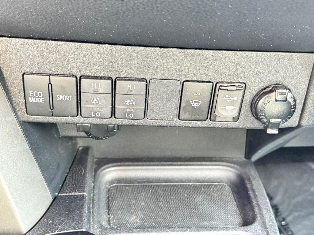 Toyota RAV4 XLE AWD / FINANCEMENT DISPONIBLE / 2017 à Thetford Mines, Québec - 49 - w1024h768px