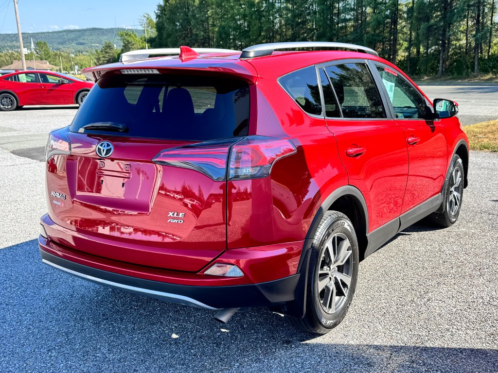 Toyota RAV4 XLE AWD / FINANCEMENT DISPONIBLE / 2017 à Thetford Mines, Québec - 5 - w1024h768px